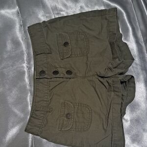 Green Cargo Shorts with Sturdy Cotton Fabric